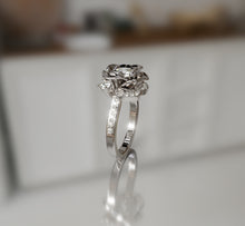 Load image into Gallery viewer, Diamond Rose Ring
