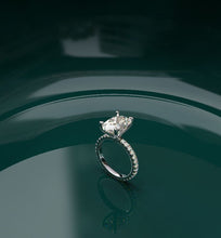 Load image into Gallery viewer, Mina D Fine Jewelry Oval diamond engagement ring 4 ct
