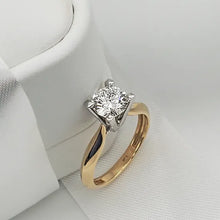 Load image into Gallery viewer, solitaire classic diamond engagement ring