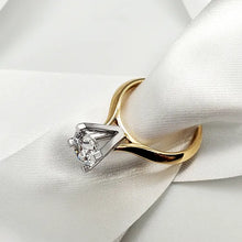 Load image into Gallery viewer, Solitaire Classic Diamond Engagement Ring