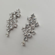 Load image into Gallery viewer, diamond net earrings with round and ps diamonds