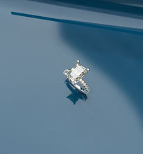 Load image into Gallery viewer, mina d fine jewelry four carat diamond engagement ring