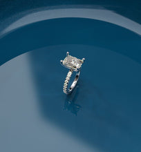 Load image into Gallery viewer, mina d fine jewelry four carat diamond engagement rin