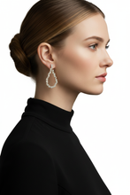 Load image into Gallery viewer, Model Editorial