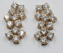 Load image into Gallery viewer, round diamonds, diamond cluster earrings