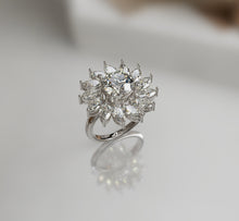 Load image into Gallery viewer, Diamond Sunflower Ring