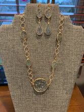 Load image into Gallery viewer, Druzy and Vermeil Circle Chain Necklace - minadjewelry