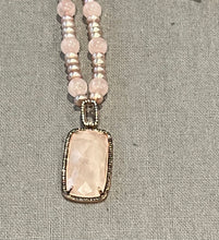 Load image into Gallery viewer, Pink Pearl Pendant Necklace
