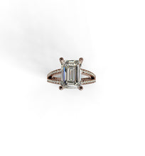 Load image into Gallery viewer, Emerald Cut Diamond Solitaire Ring
