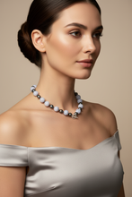 Load image into Gallery viewer, Blue Lace Agate &amp; Tahitian Pearl Necklace Model
