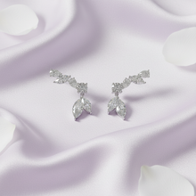Load image into Gallery viewer, Diamond Ear Crawler Clean White Flat Lay
