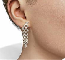 Load image into Gallery viewer, Flowing Pear Shapes Diamond Earrings
