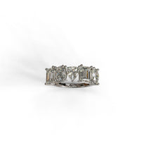 Load image into Gallery viewer, mina d fine jewelry trillion center diamond band
