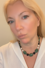 Load image into Gallery viewer, Model white linen blouse
