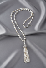 Load image into Gallery viewer, Styled pearl tassel necklace
